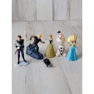 Frozen 2 Princess Elsa Anna Olaf Kristoff Hans villain hero playset toy